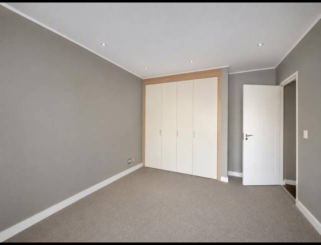 2 BEDROOM APARTMENT FOR SALE IN HYDE PARK